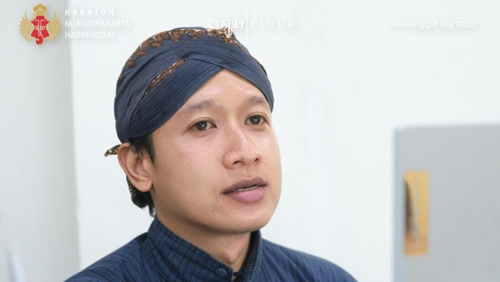 abdi-dalem-keraton-jogja-zendy-kurniawan-narasoma-atau-paring-dalem-murdo-kartikamurti-foto-diunggah-pada-selasa-31102023-1_169